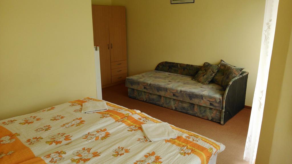 Margitapartman Buk Room photo